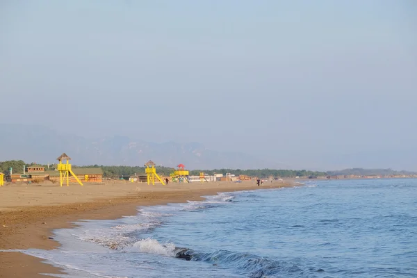 Praia do mar "Velika pliaza" em Montenegro — Fotografia de Stock