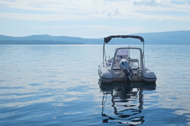 görüntü izole bir tekne