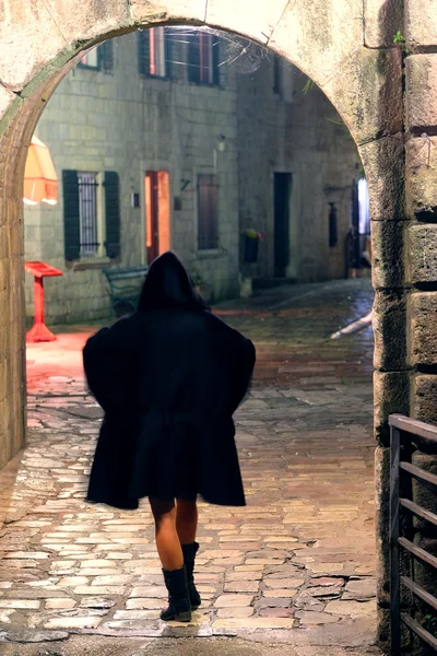 Bir kızın bulanık silthouette