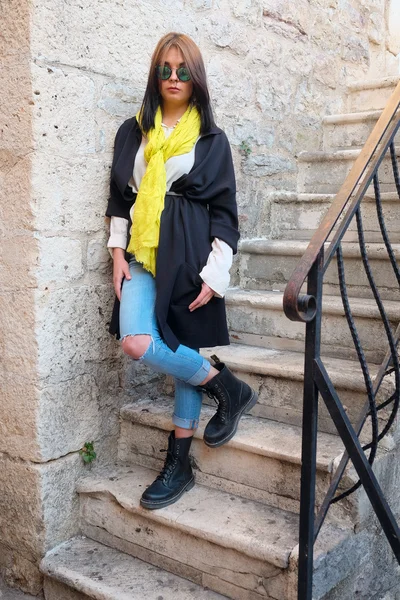 Portrait of a young girl — Stock Photo, Image