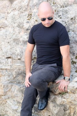 Kel kafalı adam portresi