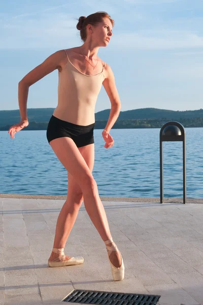 Portret van de rehearsing ballerina — Stockfoto