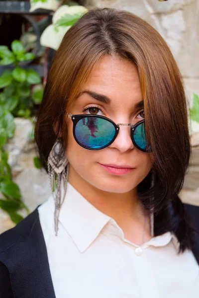 Portrait of a young girl — Stock Photo, Image