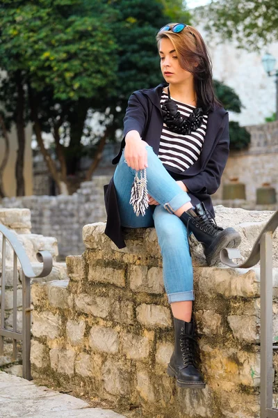 Retrato de una joven — Foto de Stock