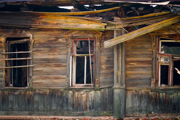 Stary drewniany dom — Zdjęcie stockowe