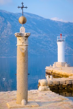 Deniz ve dağlar görüntü