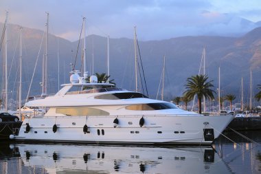 Tivat liman görüntü ile manzara