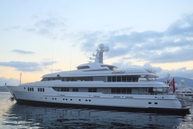 Tivat Harbour teknelerin görüntü