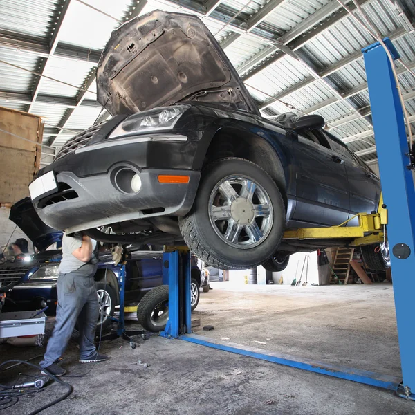 Auto reparatie — Stockfoto