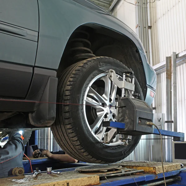 Car under repair — Stock Photo, Image