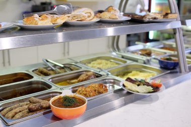 Otelde bir restoranın içinde.