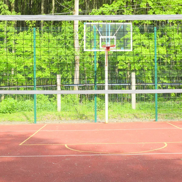 Basketbalveld van een resort — Stockfoto