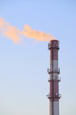 Fabrika tüpünden duman