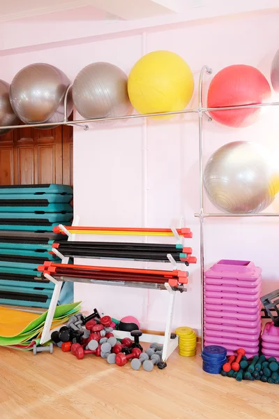 Interior de un moderno gimnasio — Foto de Stock