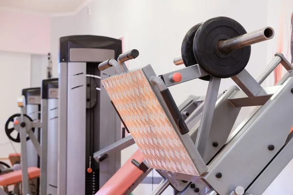 Interior de uma moderna sala de fitness — Fotografia de Stock