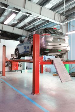 Araba satıcısı onarım istasyonu