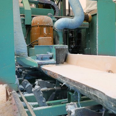 bir ağaç işleme fabrikası