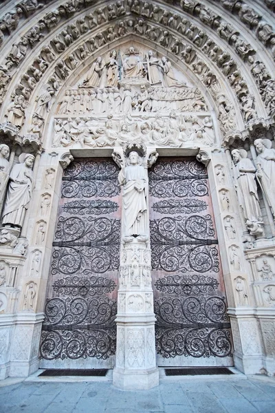 Senhora de notre de Paris — Fotografia de Stock