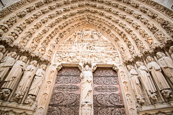 Senhora de notre de Paris — Fotografia de Stock