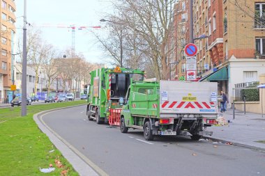 çöp kamyonu Paris
