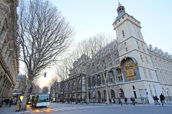 Bus on the street of Paris — Stock Photo, Image