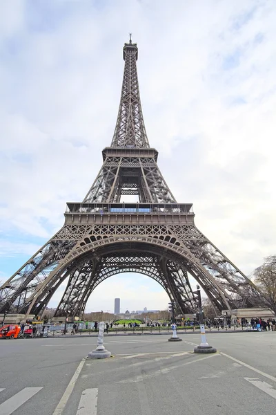 Torre Eiffel, París, Francia - uno de los símbolos de esta ciudad —  Fotos de Stock