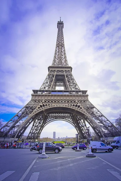 Torre Eiffel, Paris, França - um dos símbolos desta cidade — Fotografia de Stock