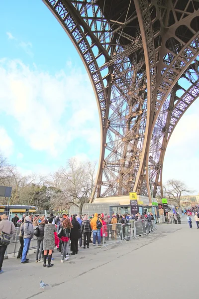 De toren van Eiffel, Paris, Frankrijk - een van de simbols van deze stad — Stockfoto