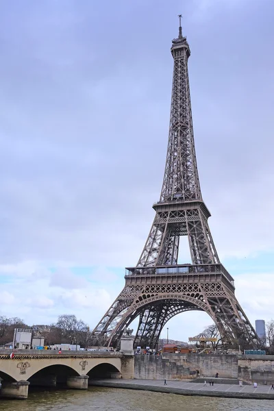 Torre Eiffel, Parigi, Francia - uno dei simboli di questa città — Foto Stock