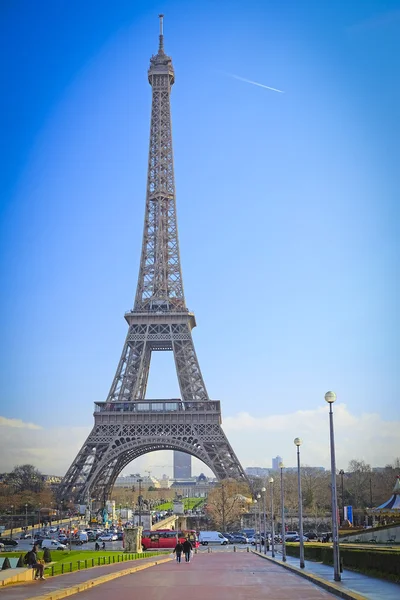 Torre Eiffel, Paris, França - um dos símbolos desta cidade — Fotografia de Stock