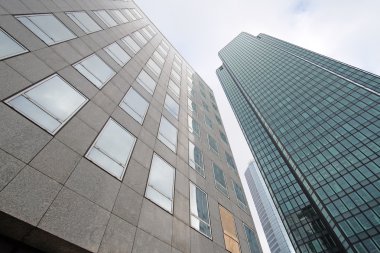 gökyüzü-kazıma bir Paris bölgesinde savunma aletleri