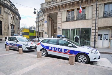 polis arabası Park Paris üzerinde