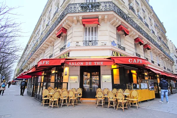 Paris 'teki sokak kafesi. — Stok fotoğraf