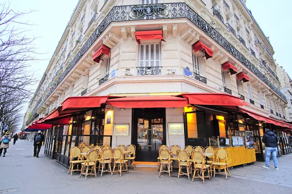 Kawiarnia uliczna w Paryżu — Zdjęcie stockowe