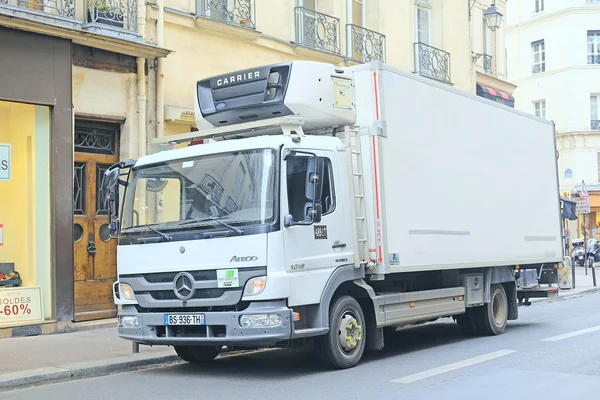 Truck on a parking in Paris — Stock Photo, Image