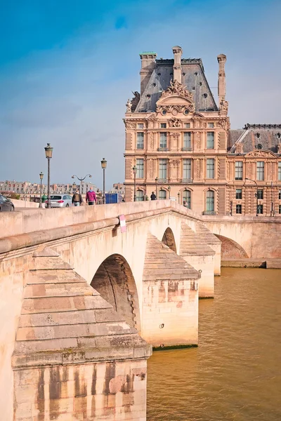 Exterior del Louvre — Foto de Stock