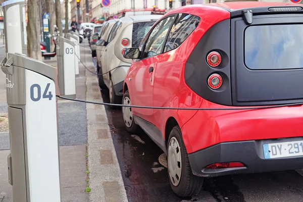 Cargas eléctricas del coche —  Fotos de Stock