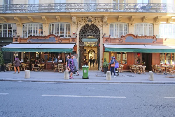 Gatucafé i Paris — Stockfoto