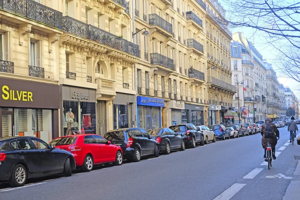 Auto's op een parking in Parijs — Stockfoto
