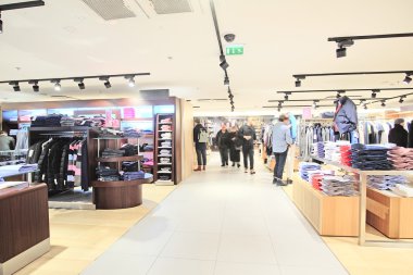 bir Galeri La Fayette Paris iç