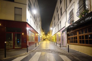 Paris'in merkezinde sokak