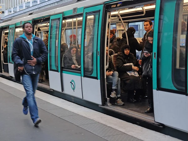 Métro à Paris — Photo