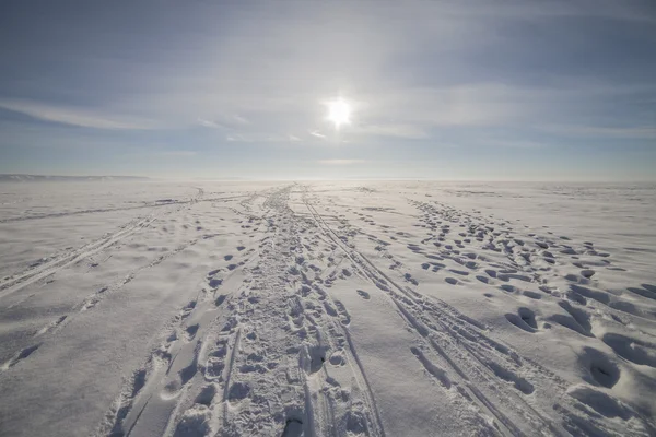 Paesaggio invernale con un cielo molto bello — Foto Stock