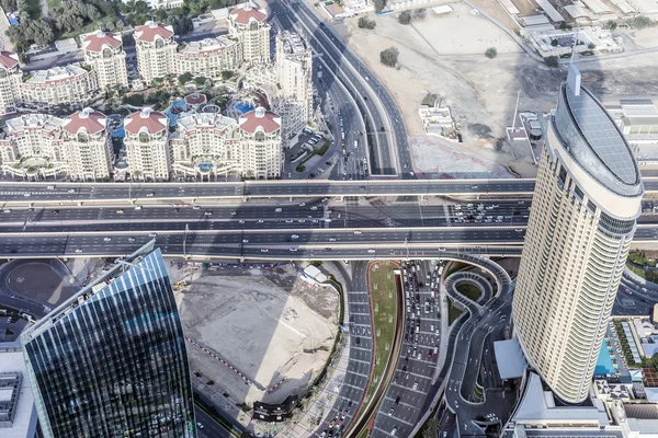 Downtown Burj Dubai. Wolkenkrabbers en weg — Stockfoto