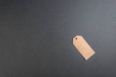 Koyu arkaplanda ışık etiketi