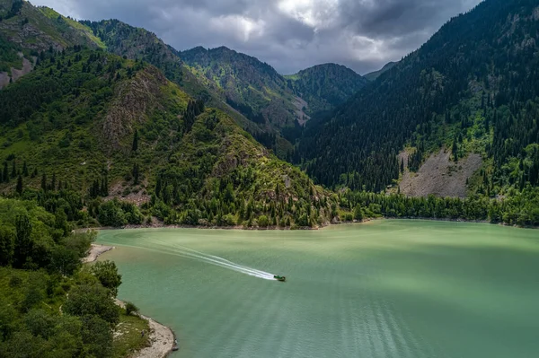 Hermoso Paisaje Con Lago Montaña — Foto de Stock