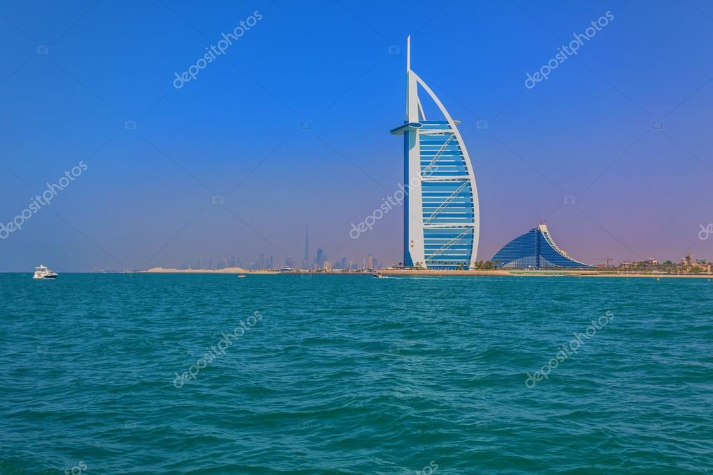 Абу даби макларен. Address jbr дубай. Дубай машины. Автомобили в дубае. Кемстач в дубае.