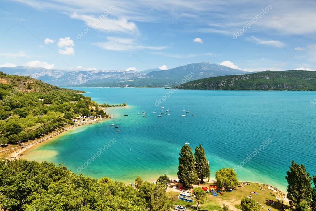 See von SainteCroix in Südfrankreich — Stockfoto © olgysha 54271881