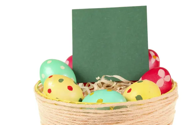 Cesta de huevos de Pascua coloridos —  Fotos de Stock