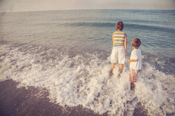 Dois meninos — Fotografia de Stock